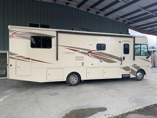 2017 Winnebago Vista 31KE