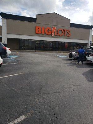 Exterior Big Lots