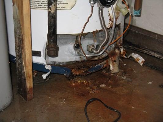 WATER HEATER LEAK? WE CAN HELP WITH YOUR CLAIM.