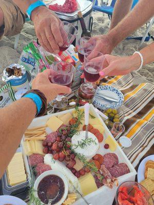 Beach Picnic. Rent a Picnic Basket for your beach day