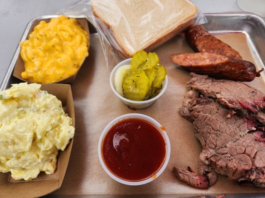 Ordered: Brisket & sausage links, 2-sides potato salad & mac*n*cheese. Slice of bread. Pickle & Onion and BBQ sauce as condiment.