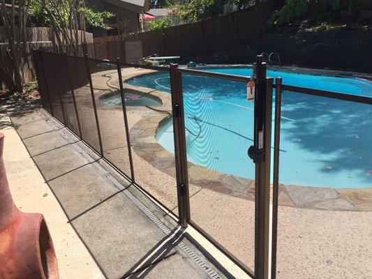 Safety pool fence