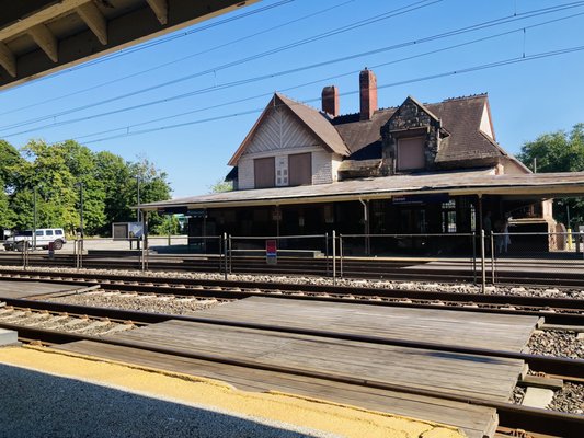 SEPTA Devon Station -- view of eastbound platform from westbound platform