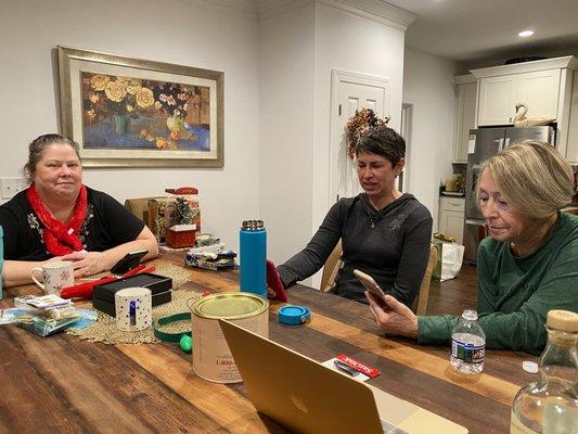 IOS devices at the one of a kind bar table