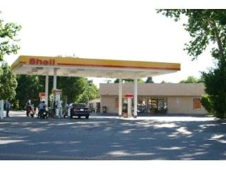 Shell Gas station, Durham, California!