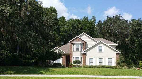 Gorgeous Pool Home For Sale in Ocala. Hurry this one will sell quickly! Call Sanna Thomas today!