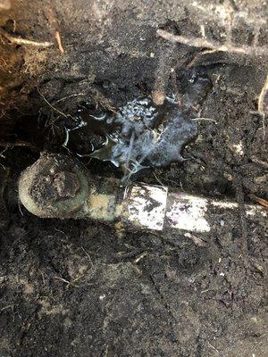 BROKEN PVC WATER MAIN (1/2)