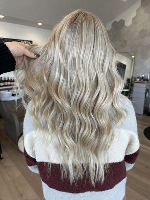 Full Blonding & Ktip Extensions