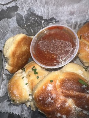 Garlic knots