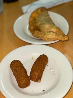 Croquetas and empanada de res