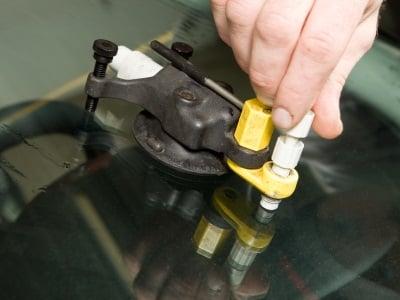 Glendale Windshield Replacement and Auto Glass Repair offer free lifetime chip repairs w/ any new car windshield.