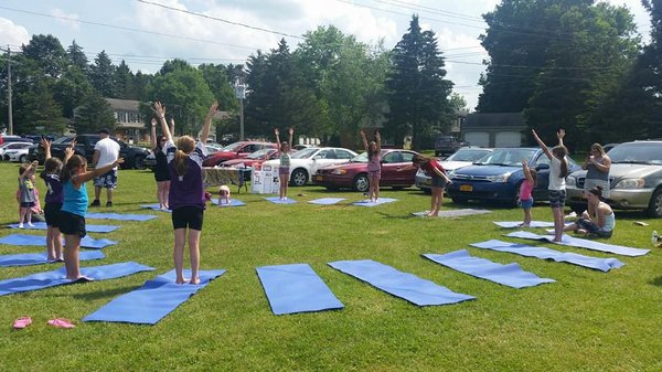 Kids Yoga Session At Papa Ricks Snack Shack in Rome