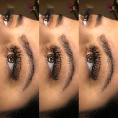 WHAT ARE HYBRID LASHES?  "Hybrid" is an application method that provides beautiful fullness and sexy looking.