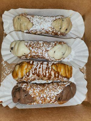 *Delicious * Cannolis