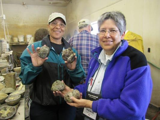 Pat and Vickie getting ready to get their Dugway Geodes cut!