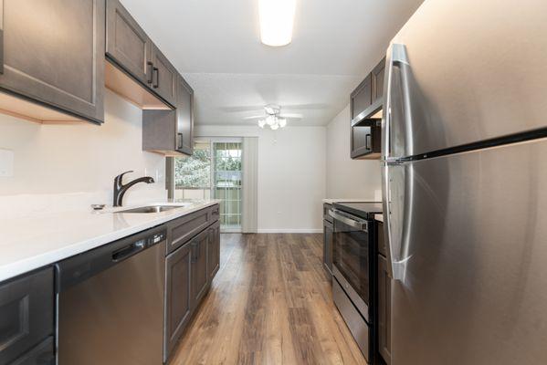 2 Bed / 1 Bath - 900 sq ft