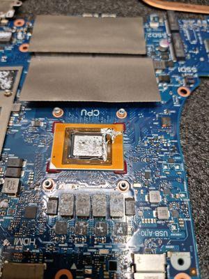 Liquid metal in the cooling system of the laptop