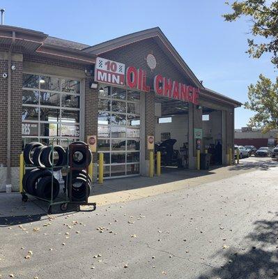 Front of Oil Change, detail center, and Break center