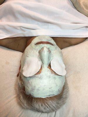 Organic facial massage therapy