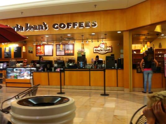 Gloria Jeans Coffees - Portage