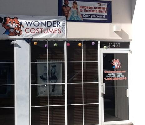 Entry to Wonder Costumes' main office.