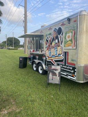 Mamas food truck in homestead.