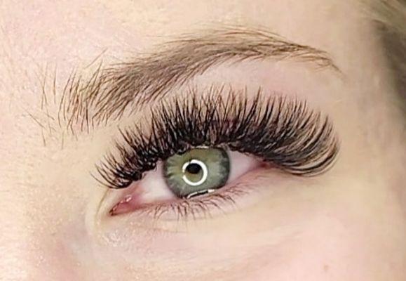 Volume eyelash extensions