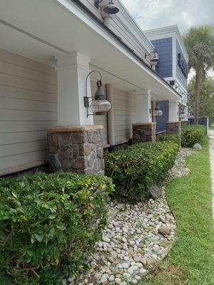 Trimming Hedges for Red Lobster