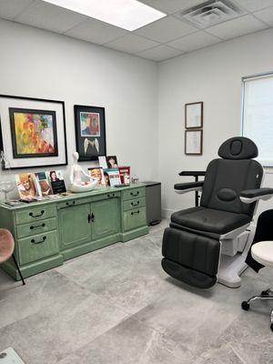 Explore Botox, fillers, PRP, PDO Threads, and more in our expert Injector's Room. Your journey to beauty starts here.