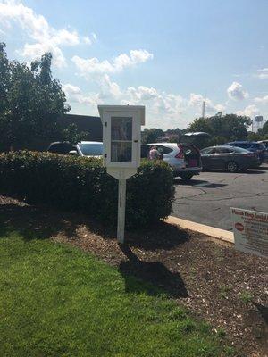 Library is in front of parking lot of Barrow county tag office