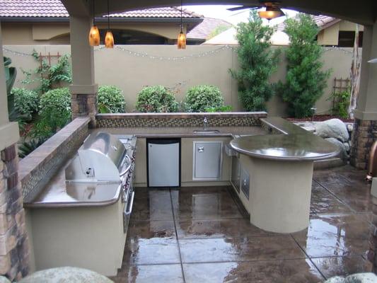 We build outdoor kitchen's!