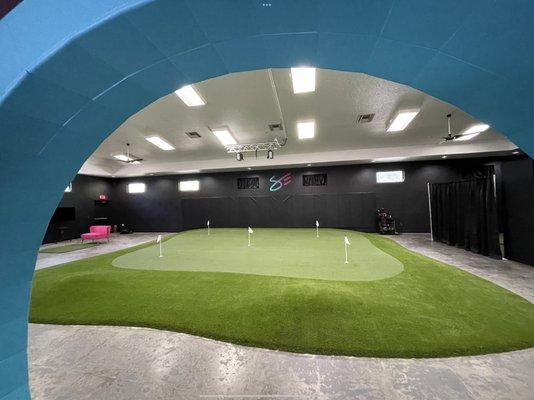 Indoor chipping green