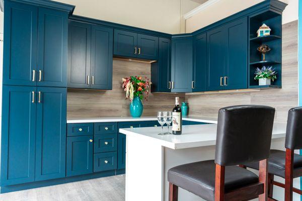 Revamp your space with Navy Blue RTA cabinets! Infuse sophistication and style effortlessly. Perfect for a bold, modern statement.