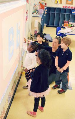 Preschool class at the SmartBoard!