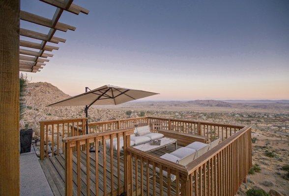 Stellar deck views of the entire Joshua Tree Valley!