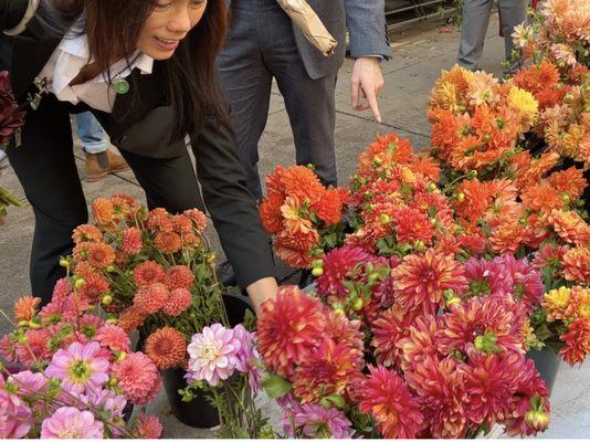 Enjoy your morning with this amazing tour of the floral district.