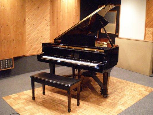 Custom Yamaha C7 Grand Piano: "One of the best piano sounds in LA!"