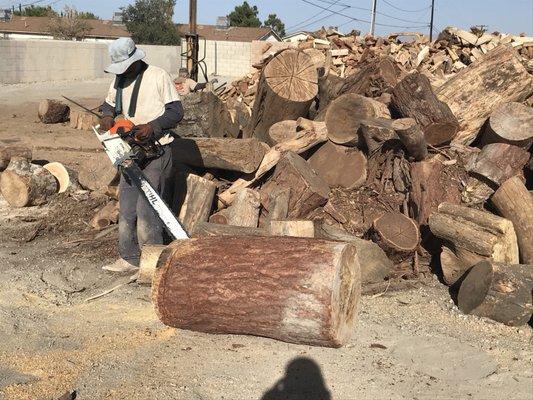 Geo cutting some WOOD