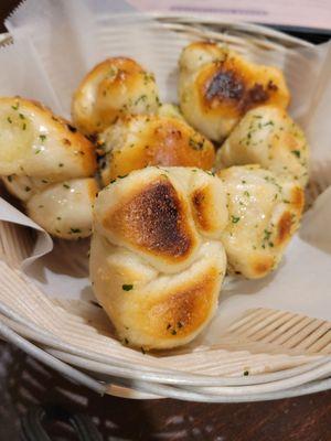 Garlic knots