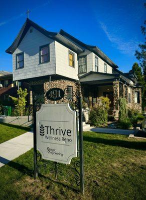 Exterior of the Thrive Wellness Eating Disorders location at 491 Court St. Reno NV 89501.