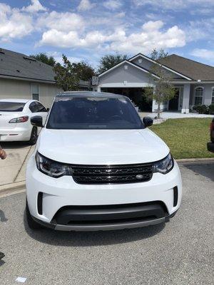 2019 Land Rover Discovery. Insurance job (No cost to customer)