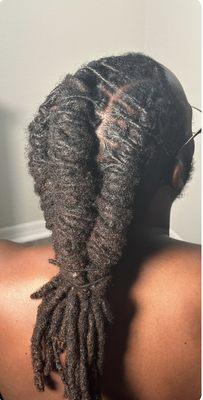 Loc retwist and barrel twist style