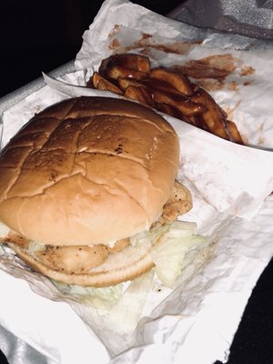 Crispy Chicken with BBQ Fries (optional BBQ)