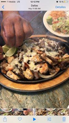 Shrimp and fajitas!! Tasty!