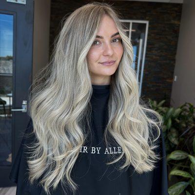 Full balayage? My favorite. 

We also used Moroccanoil Treatment Light and Color Wow Dream Coat Spray for the perfect glow.