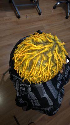 Y E L L O W                          I loveeee color on locs :)