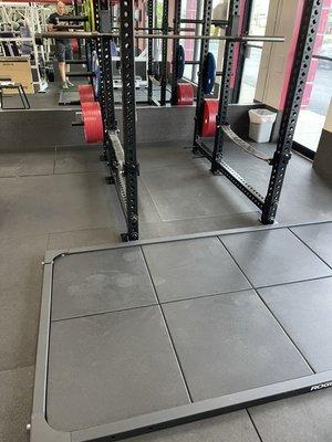 Dead lift platform