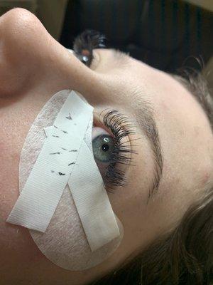 Beautiful full set of Xtreme semi-permanent lash extensions!