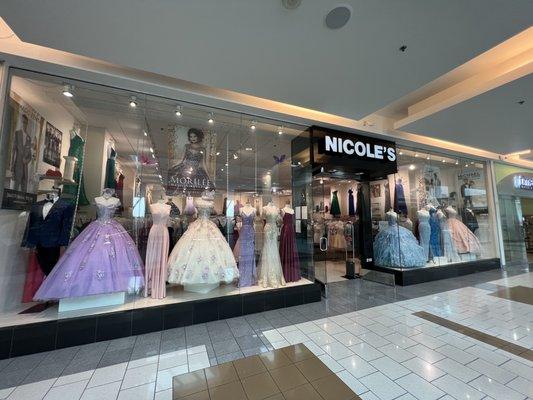 Nicole's Bridal & Formal Wear