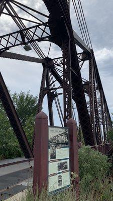 North Avenue Bridge